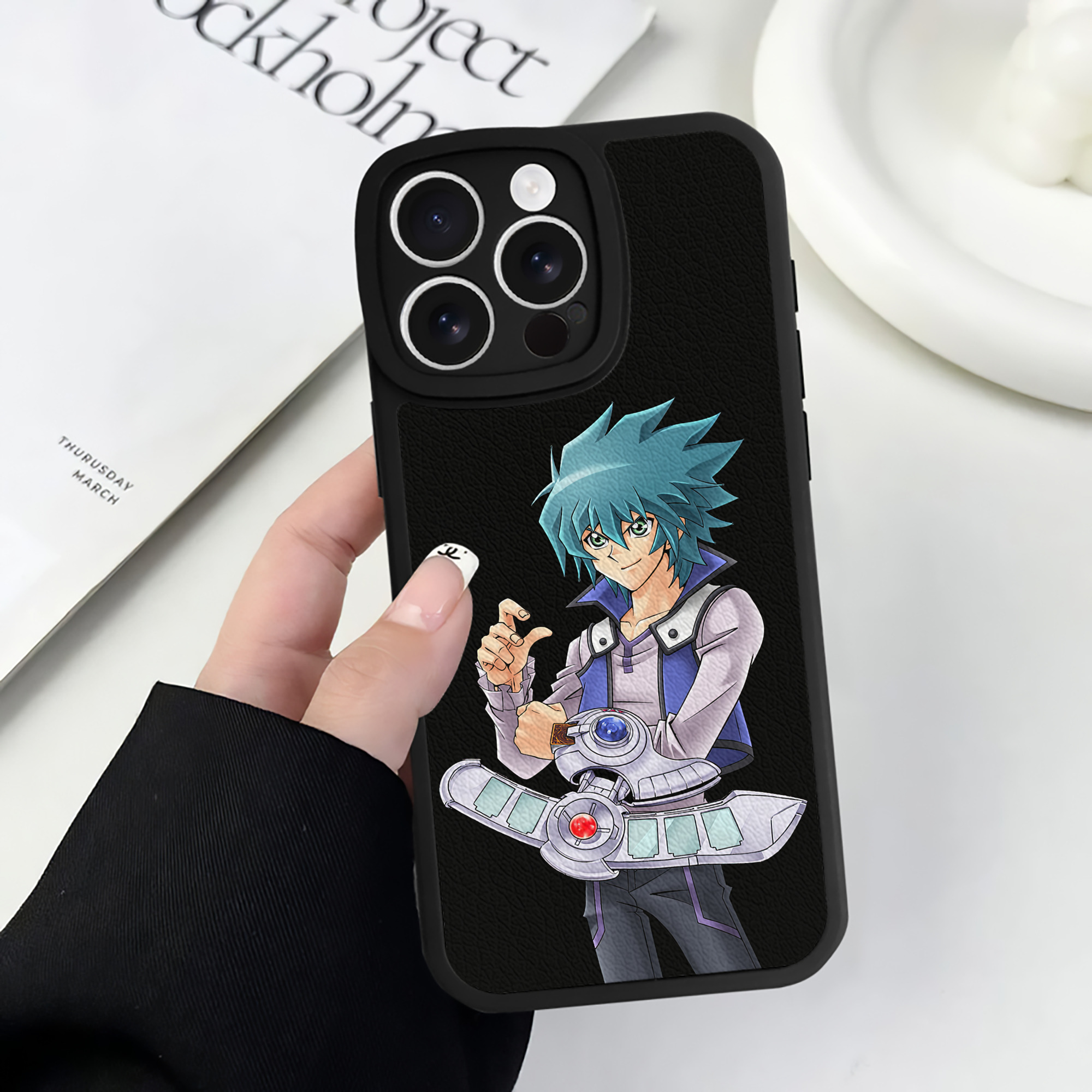 遊☆戯☆王 Yu-Gi-Oh! 【iPhone 16シリーズ対応】シリコンスマホケース（レザー調） 材質：シリコン